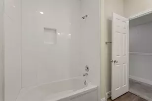 2218 Bringhurst St, Houston, TX 77026 - Photo 20