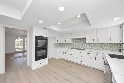 10922 Sagemorgan Drive, Houston, TX 77089 - Photo 12