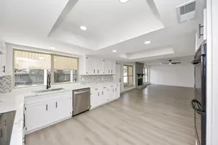 10922 Sagemorgan Dr, Houston, TX 77089 - Photo 14