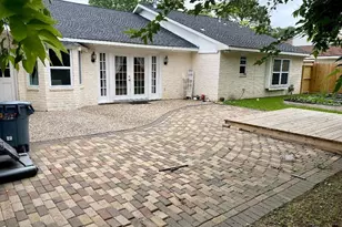 2419 Briarlee Dr, Houston, TX 77077 - Photo 26