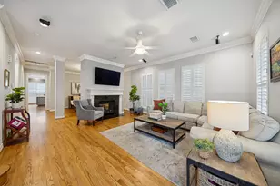 1525 W 25th St, Houston, TX 77008 - Photo 8