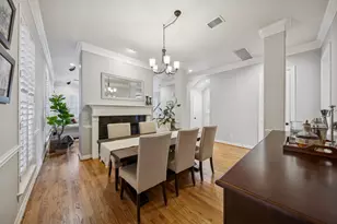 1525 W 25th St, Houston, TX 77008 - Photo 10