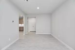 327 Ice Shr Trl, Dayton, TX 77535 - Photo 10