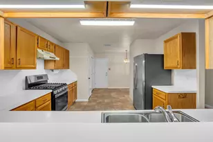3310 Country Mdws Ct, Pearland, TX 77584 - Photo 10