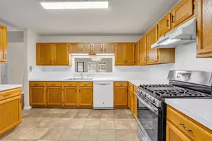 3310 Country Mdws Ct, Pearland, TX 77584 - Photo 6