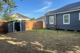 1 Canal Ct, Houston, TX 77011 - Photo 16