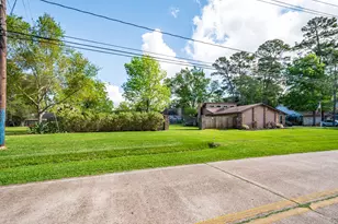 2002 Indian Shores Rd, Crosby, TX 77532 - Photo 2