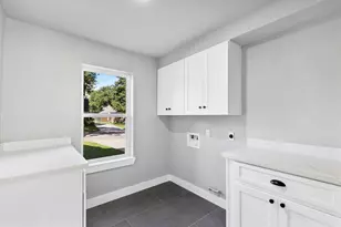 3202 Hickory Falls Dr, Kingwood, TX 77345 - Photo 18