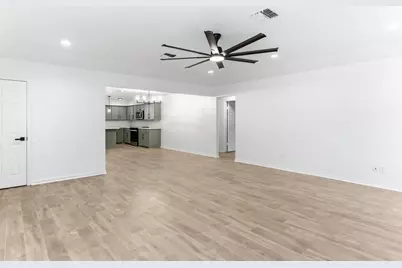 1810 Greentree Drive Drive, Huntsville, TX 77340 - Photo 8