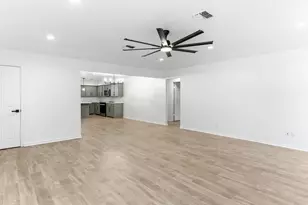 1810 Greentree Dr Dr, Huntsville, TX 77340 - Photo 8