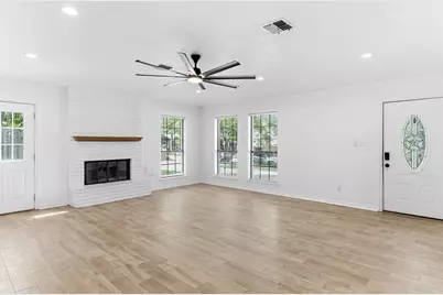 1810 Greentree Drive Drive, Huntsville, TX 77340 - Photo 10