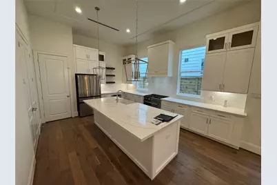 533 W 27th, Houston, TX 77008 - Photo 2
