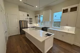 533 W 27th, Houston, TX 77008 - Photo 2