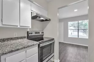 900 Holly Dr, Conroe, TX 77301 - Photo 8