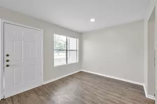 900 Holly Dr, Conroe, TX 77301 - Photo 4