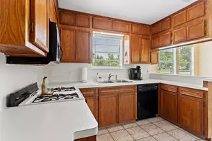 4444 18th St, Bacliff, TX 77518 - Photo 4