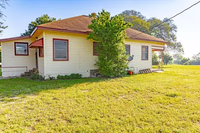 668 Fm 443 #A, Yoakum, TX 77995 - Photo 18
