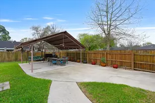 202 County Fair Dr, Houston, TX 77060 - Photo 2
