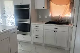 775 W Herring St, Sour Lake, TX 77659 - Photo 2