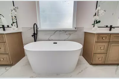 1802 Rollingwood Drive, Huntsville, TX 77340 - Photo 22