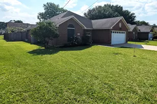 1035 N Colbert St, Dayton, TX 77535 - Photo 2