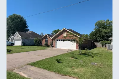 1035 N Colbert Street, Dayton, TX 77535 - Photo 2