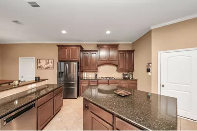 13723 Playa Lucia Court, Houston, TX 77044 - Photo 12