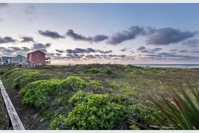 22502 Kennedy Drive, Galveston, TX 77554 - Photo 4