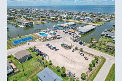 22502 Kennedy Drive, Galveston, TX 77554 - Photo 10