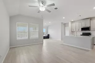 2304 W Winding Pines Dr, Tomball, TX 77375 - Photo 10