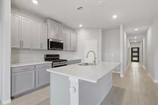 2304 W Winding Pines Dr, Tomball, TX 77375 - Photo 4