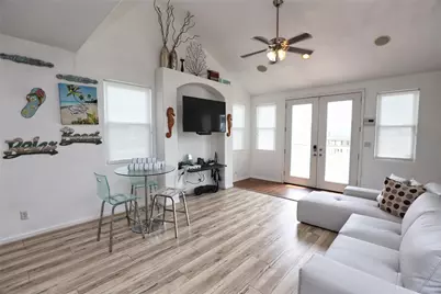 4111 Valer Drive, Galveston, TX 77554 - Photo 4