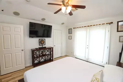 4111 Valer Drive, Galveston, TX 77554 - Photo 8