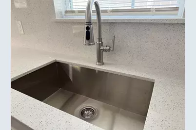 7514 Avenue H, Houston, TX 77012 - Photo 12