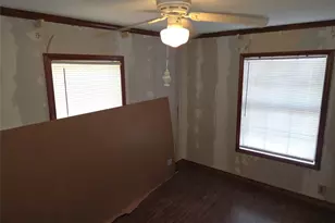 64 Honeycomb Street W, Blessing, TX 77419 - Photo 4
