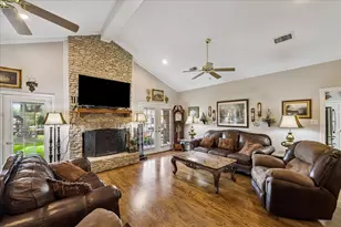 428 Briar Creek Ln, Sealy, TX 77474 - Photo 4