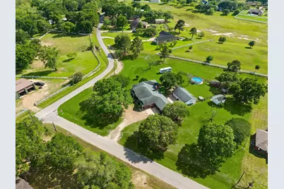 428 Briar Creek Lane, Sealy, TX 77474 - Photo 2
