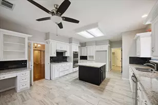428 Briar Creek Ln, Sealy, TX 77474 - Photo 8