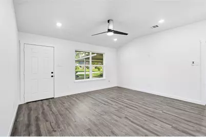 7447 Langley Road, Houston, TX 77016 - Photo 10