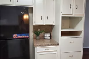 5305 Woodville Ln, Pearland, TX 77584 - Photo 8