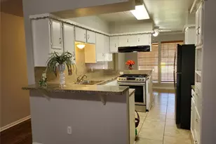 5305 Woodville Ln, Pearland, TX 77584 - Photo 6