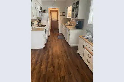 328 Olive Street, Huntsville, TX 77340 - Photo 6