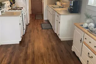 328 Olive St, Huntsville, TX 77340 - Photo 6