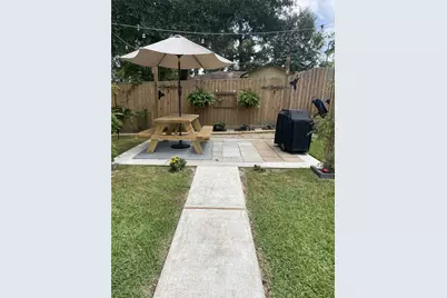 328 Olive Street, Huntsville, TX 77340 - Photo 22