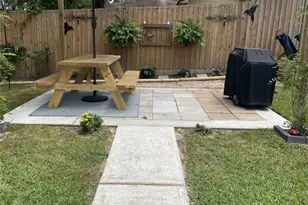 328 Olive St, Huntsville, TX 77340 - Photo 22