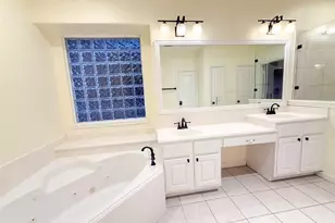 79 W Shale Creek Cir, The Woodlands, TX 77382 - Photo 22