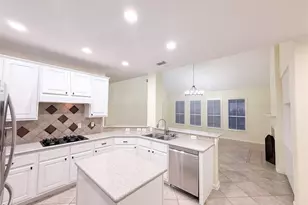 79 W Shale Creek Cir, The Woodlands, TX 77382 - Photo 14