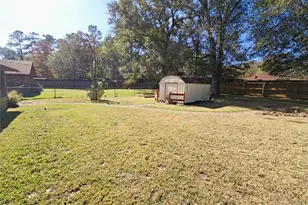 1206 Crescent Blvd, Cleveland, TX 77327 - Photo 2