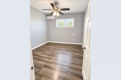 4811 Oakland Street #4, Houston, TX 77023 - Photo 4