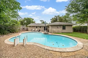 2009 Sedgie Dr, Houston, TX 77080 - Photo 2